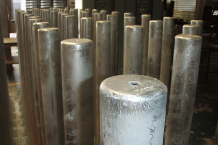 亜鉛メッキポール